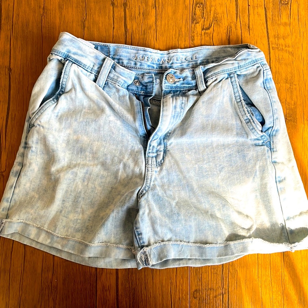 American Eagle light blue baggy shorts